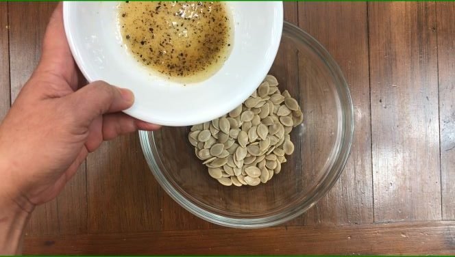 Quick and Easy Way to Roast Pumpkin Seeds