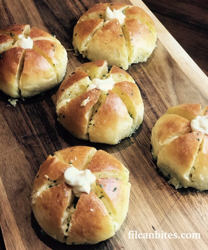 Cream Cheese Garlic Butter Bread (Korean street food)